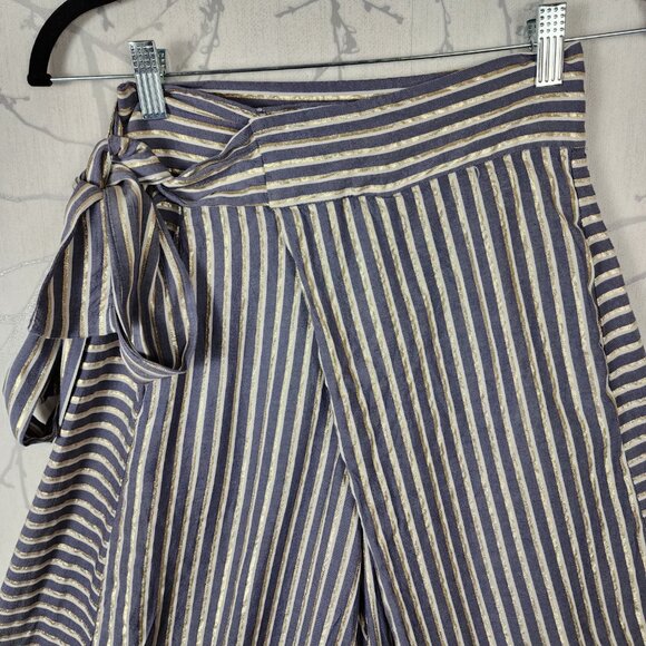 Eva Franco Metallic Stripe Tie Waist Flowy Cropped Palazzo Pants - Picture 2 of 7